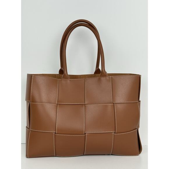 Bottega Veneta Nappa Maxi Intrecciato Men’s Arco Tote in Wood - Picture 4 of 16